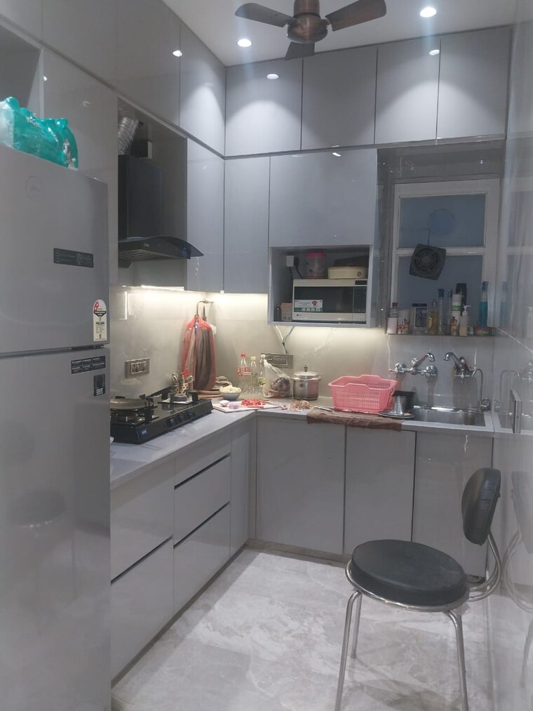 Kitchen, navbharat-apartments 2.5 Bedroom 1100 Sq.Ft. Apartment In Paschim Vihar Delhi 9214160