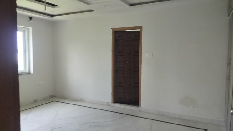 Room, jubilee hills Commercial Office Space 3600 Sq.Ft. In Jubilee Hills Hyderabad 9214161