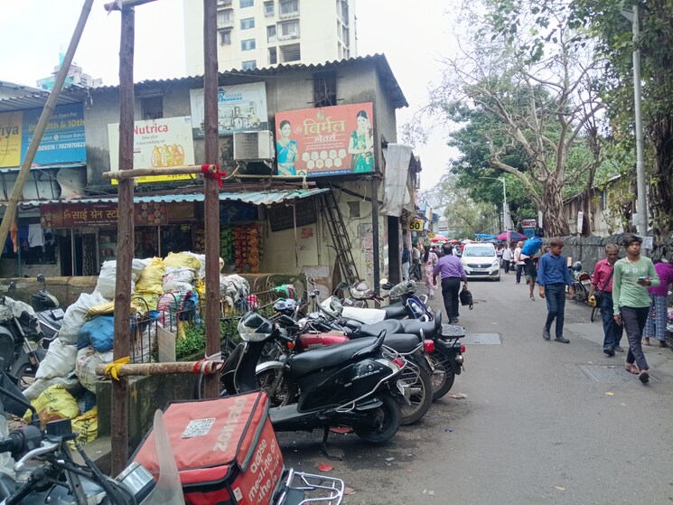 Parking, sarang-building Commercial Shop 150 Sq.Ft. In Lower Parel Mumbai 9214164