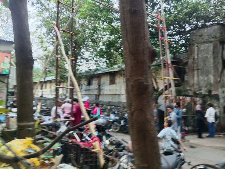 Garden, sarang-building Commercial Shop 150 Sq.Ft. In Lower Parel Mumbai 9214164