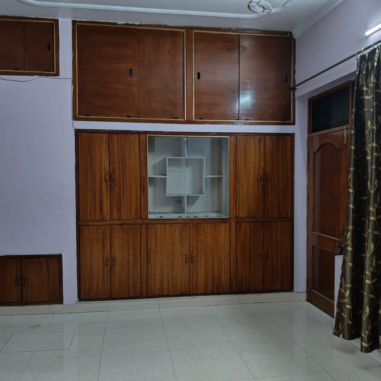 Room, gomti nagar 2 Bedroom 1500 Sq.Ft. Independent House In Gomti Nagar Lucknow 9214181