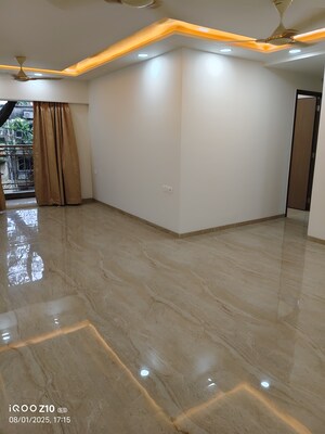 Room in 3 BHK Apartment at Bandra West – for Rent