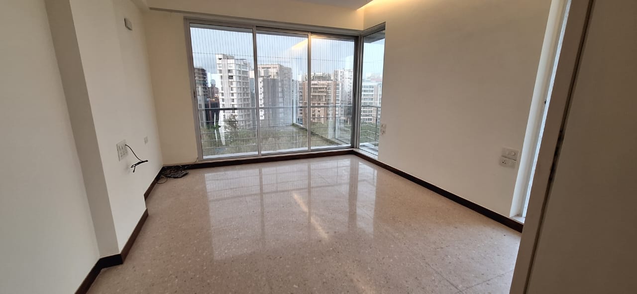 3.5 BHK + Servant Room 1800 Sq.Ft. Apartment in KDI Juhu Ankur