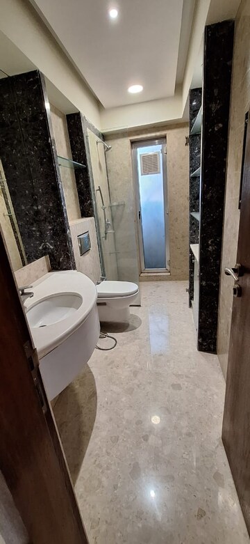 Bathroom in 3.5 BHK Apartment at KDI Juhu Ankur, Juhu – for Rent