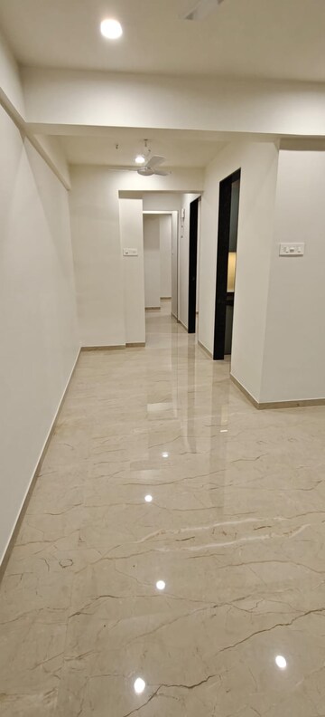 Room in 3 BHK Apartment at Golden Ferns Apartment, Bandra West – for Rent