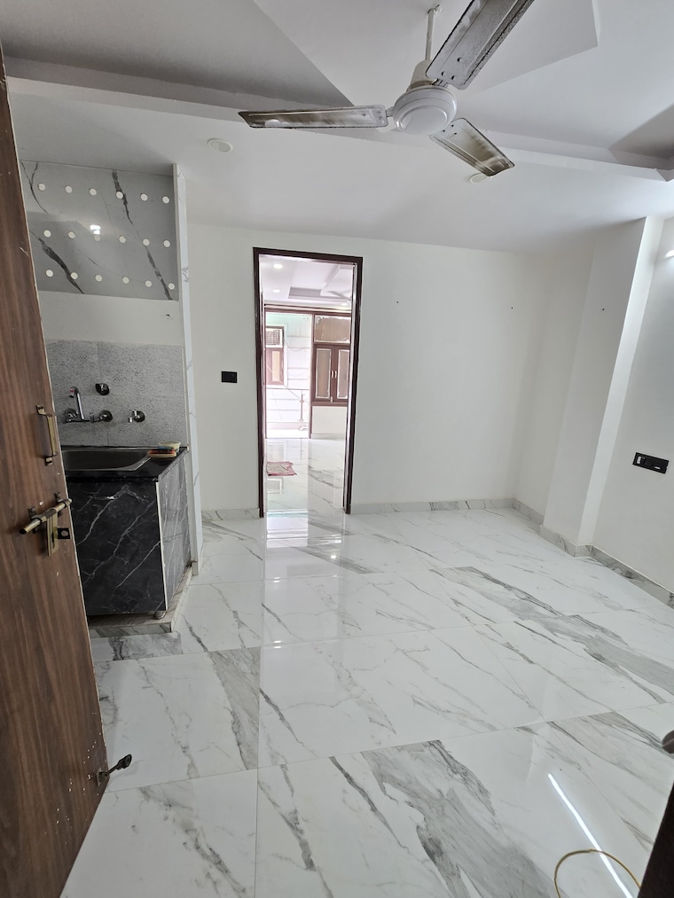 Room, sector 23 dwarka 1 Bedroom 500 Sq.Ft. Apartment In Sector 23 Dwarka Delhi 9214223