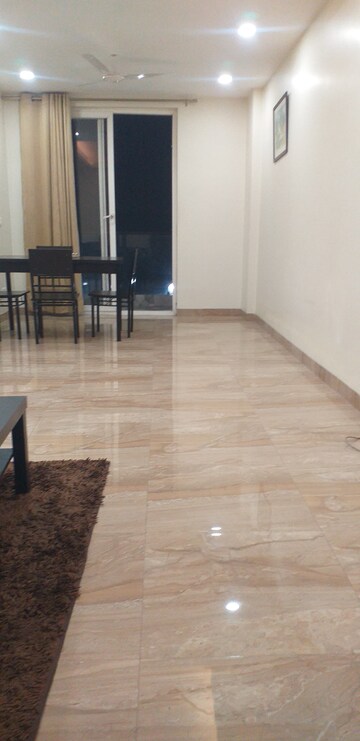 Room in 3 BHK Builder Floor at Vasant Kunj – for Rent