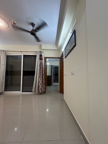 Room in 2 BHK Apartment at La Residentia, Tech Zone 4 Greater Noida – for Rent