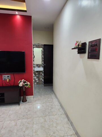 Furnished Amenities in 3 BHK Apartment at Vaishali Sector 5 – for Rent