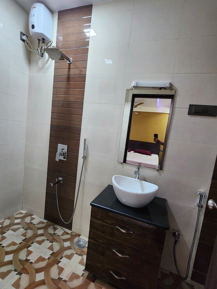 Bathroom, vaishali sector 5 3 Bedroom 1220 Sq.Ft. Apartment In Vaishali Sector 5 Ghaziabad 9214243