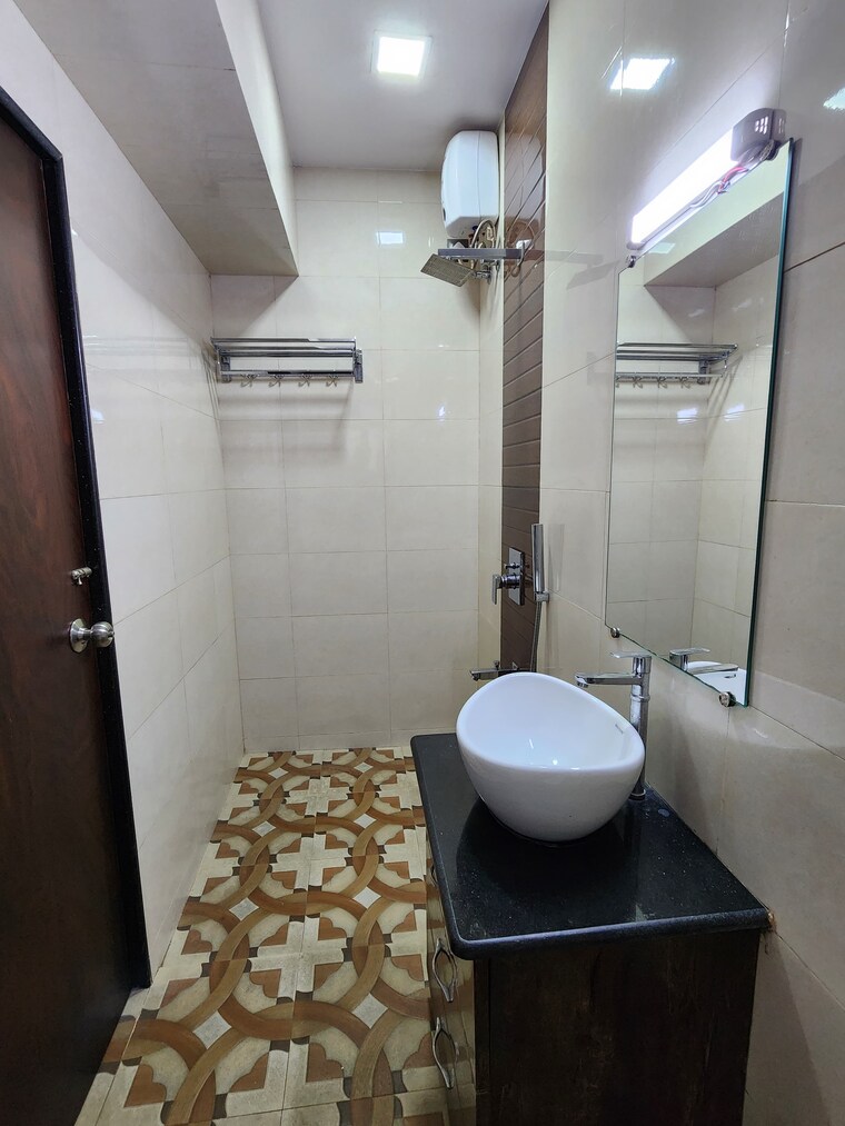 Bathroom, vaishali sector 5 3 Bedroom 1220 Sq.Ft. Apartment In Vaishali Sector 5 Ghaziabad 9214243