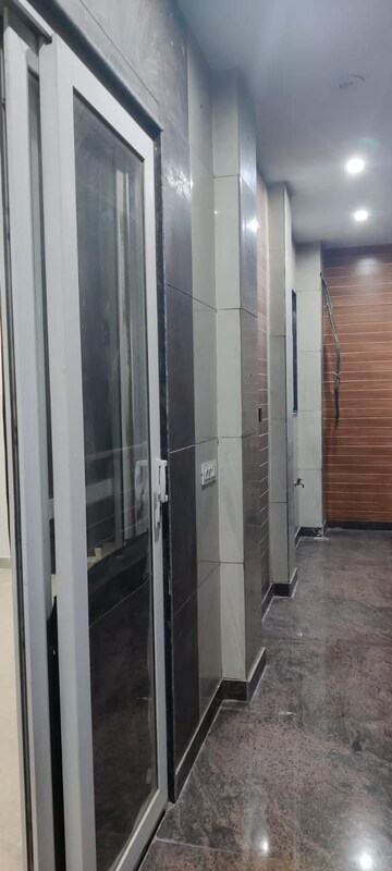 Building Lobby in 1 BHK Builder Floor at Palam Vihar Residents Association, Palam Vihar – for Rent