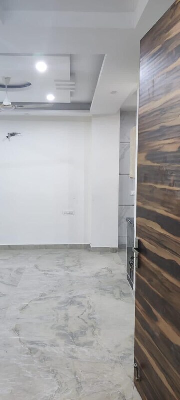 Room in 1 BHK Builder Floor at Palam Vihar Residents Association, Palam Vihar – for Rent