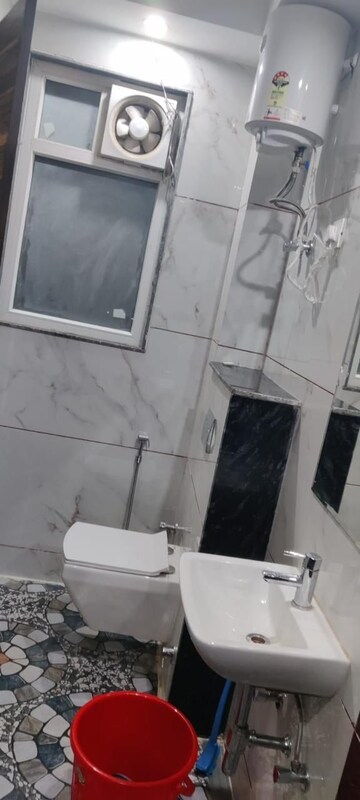 Bathroom in 1 BHK Builder Floor at Palam Vihar Residents Association, Palam Vihar – for Rent