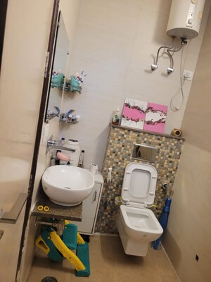 Furnished Amenities in 3 BHK Builder Floor at Ansal Plaza Sector-23, Sector 23 – for Rent