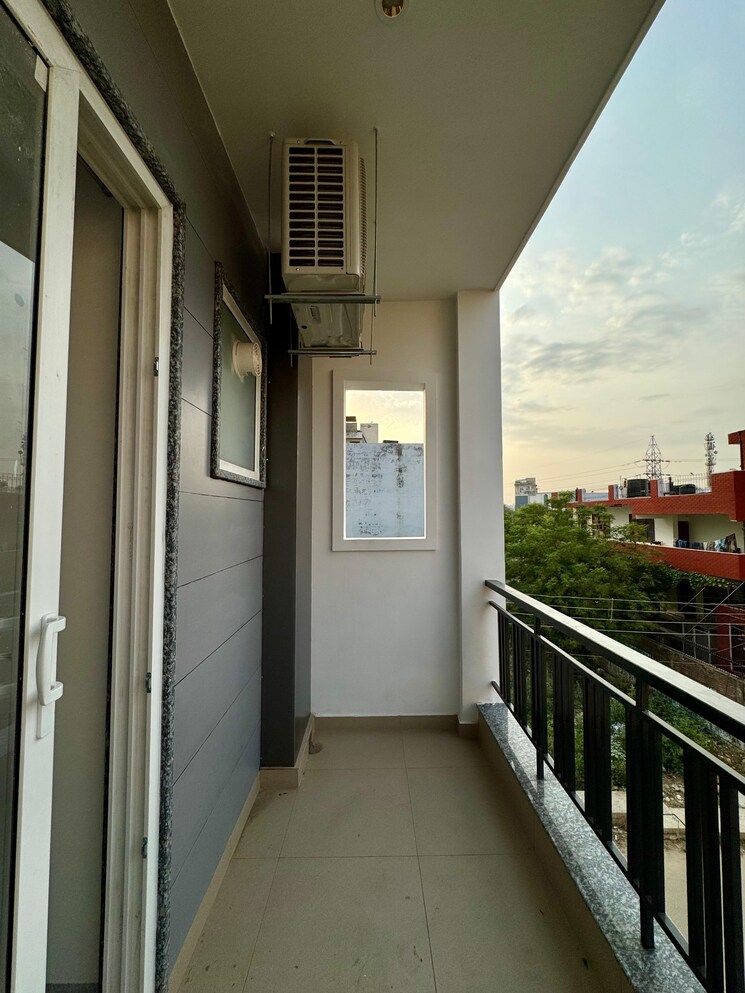 Balcony, ansal-plaza-sector-23 Studio 500 Sq.Ft. Builder Floor In Sector 23 Gurgaon 9214280