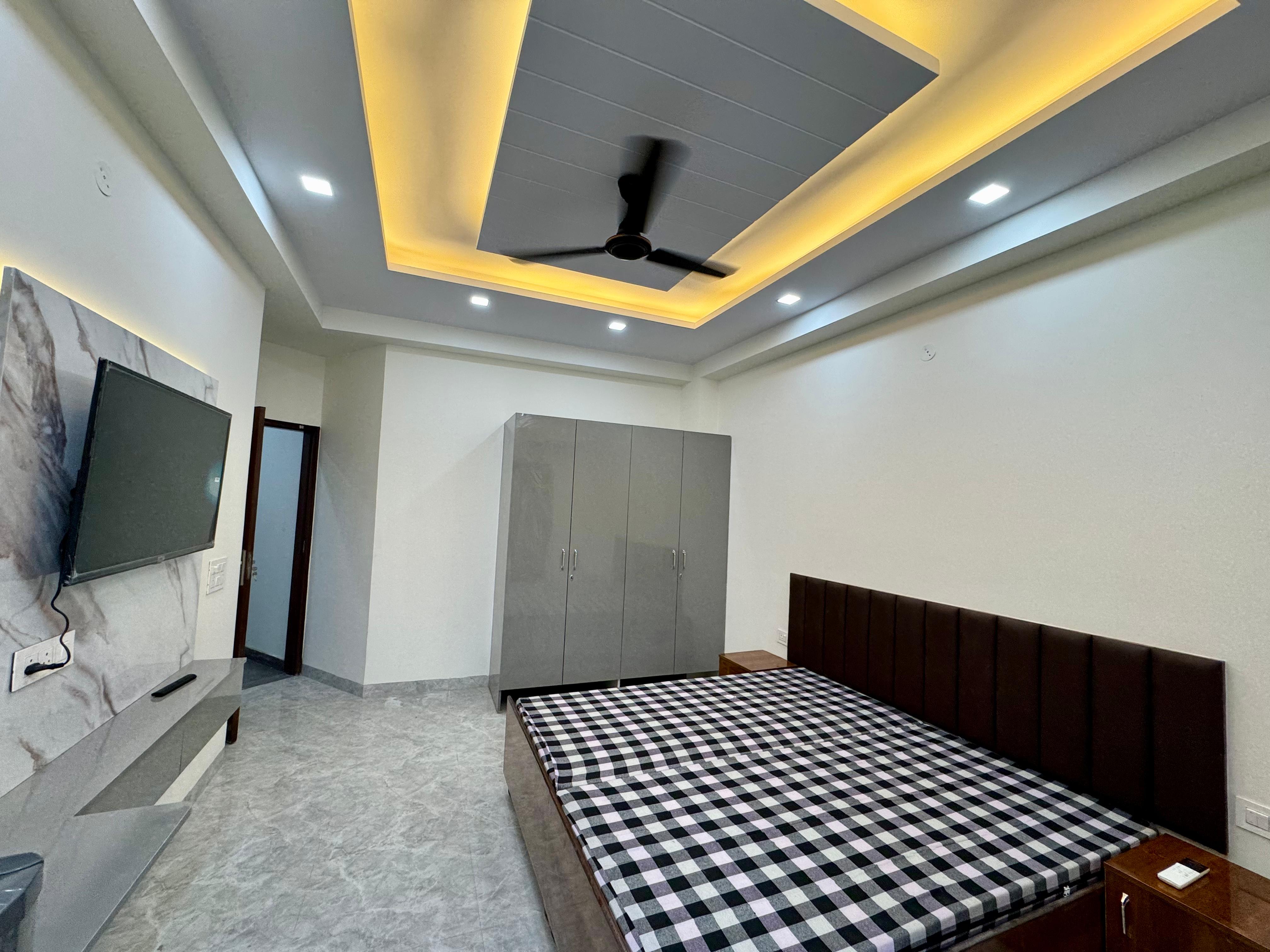 StudioBuilder Floor For Rent in Ansal Plaza Sector-23