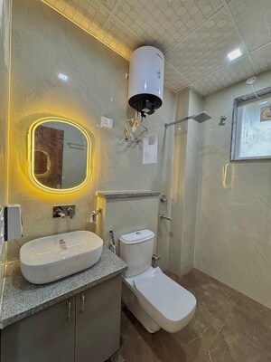 Bathroom in Studio Builder Floor at Ansal Plaza Sector-23, Sector 23 – for Rent