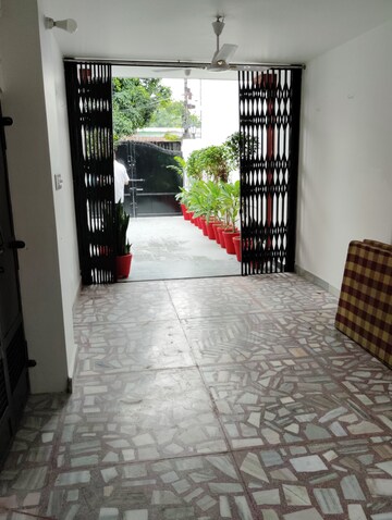  Office Space For Rent in Aliganj