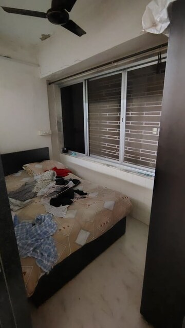Master Bedroom in 1 BHK Apartment at Vile Parle East – for Rent