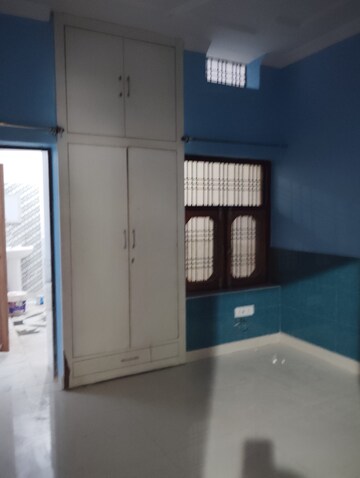 Room in 2 BHK Independent House at Jankipuram Vistar – for Sale