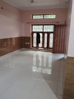 Room in 2 BHK Independent House at Jankipuram Vistar – for Sale