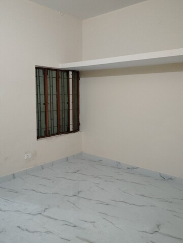 Room in 2 BHK Independent House at Jankipuram Extension – for Sale