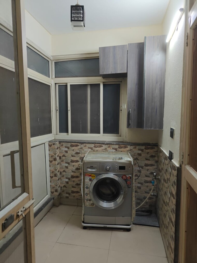 Kitchen, emerald-green 3.5 Bedroom 2500 Sq.Ft. Apartment In Sector 52 Gurgaon 9214363