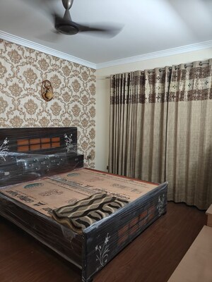Bedroom in 3.5 BHK Apartment at Emerald Green, Sector 52 – for Rent