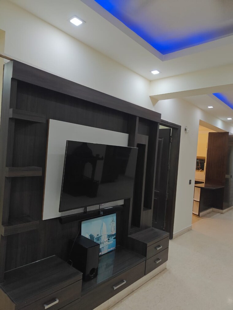 Living Room, emerald-green 3.5 Bedroom 2500 Sq.Ft. Apartment In Sector 52 Gurgaon 9214363