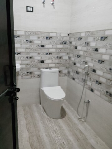 Bathroom in 2 BHK Builder Floor at Kalyanpur – for Rent
