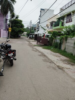  Plot For Sale in Aliganj