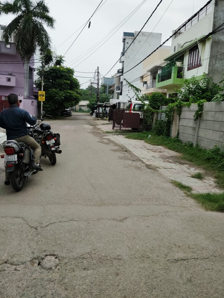 Exterior View, aliganj  2400 Sq.Yd. Plot In Aliganj Lucknow 9214379