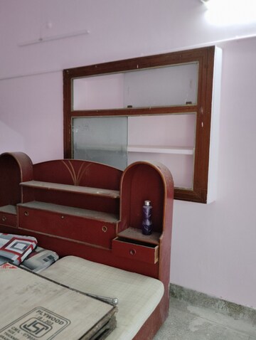 Furnished Amenities in 1.5 BHK Independent House at Vikas Nagar – for Rent