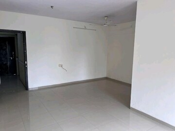 Room in 2 BHK Apartment at Runwal Eirene, Balkum Pada – for Rent