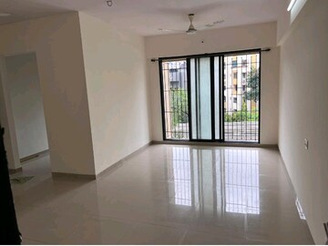 Room in 2 BHK Apartment at Dosti West County Phase 4 Dosti Pine, Balkum Pada – for Sale