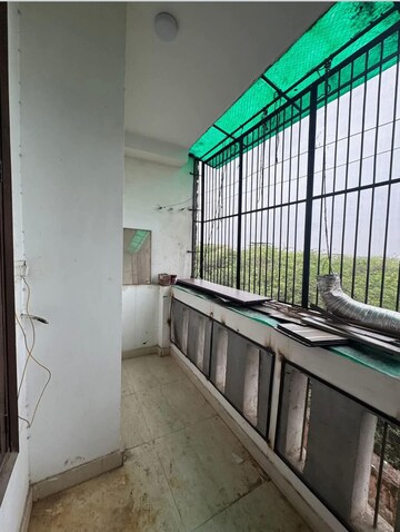 Balcony in 3 BHK Builder Floor at Green Fields Colony – for Rent