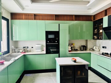 Team Area in 4 BHK Builder Floor at Uppal Southend, Sector 49 – for Rent