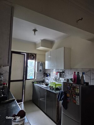 Team Area in 2 BHK Apartment at Sg Homes, Vasundhara Sector 4 – for Rent
