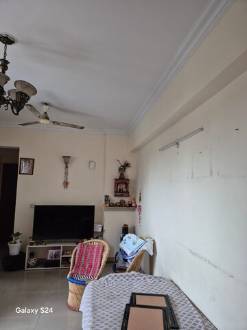 Living Room in 2 BHK Apartment at Sg Homes, Vasundhara Sector 4 – for Rent