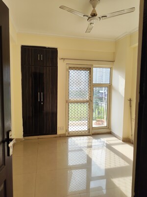 Room in 2 BHK Apartment at Aims Golf City, Sector 75 – for Rent