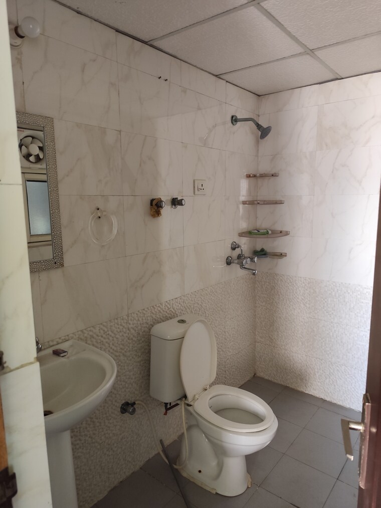 Bathroom, aims-golf-city 3 Bedroom 1350 Sq.Ft. Apartment In Sector 75 Noida 9214599