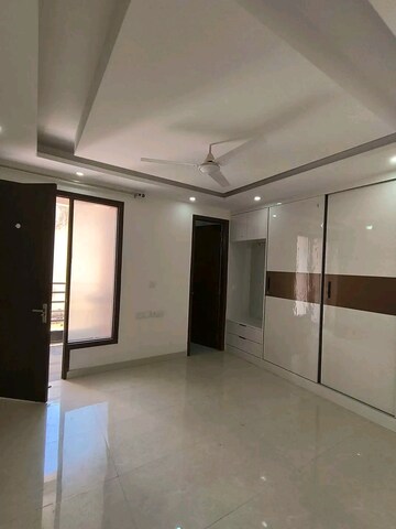 Building Lobby in 3 BHK Builder Floor at Palm Residency Chhatarpur, Chattarpur – for Rent