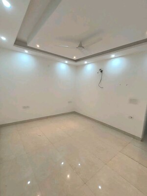 Room in 3 BHK Builder Floor at Palm Residency Chhatarpur, Chattarpur – for Rent