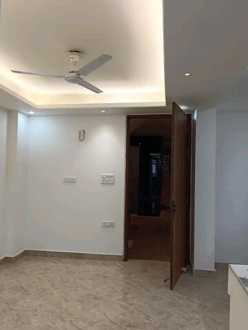 Bathroom in 3 BHK Builder Floor at Palm Residency Chhatarpur, Chattarpur – for Rent