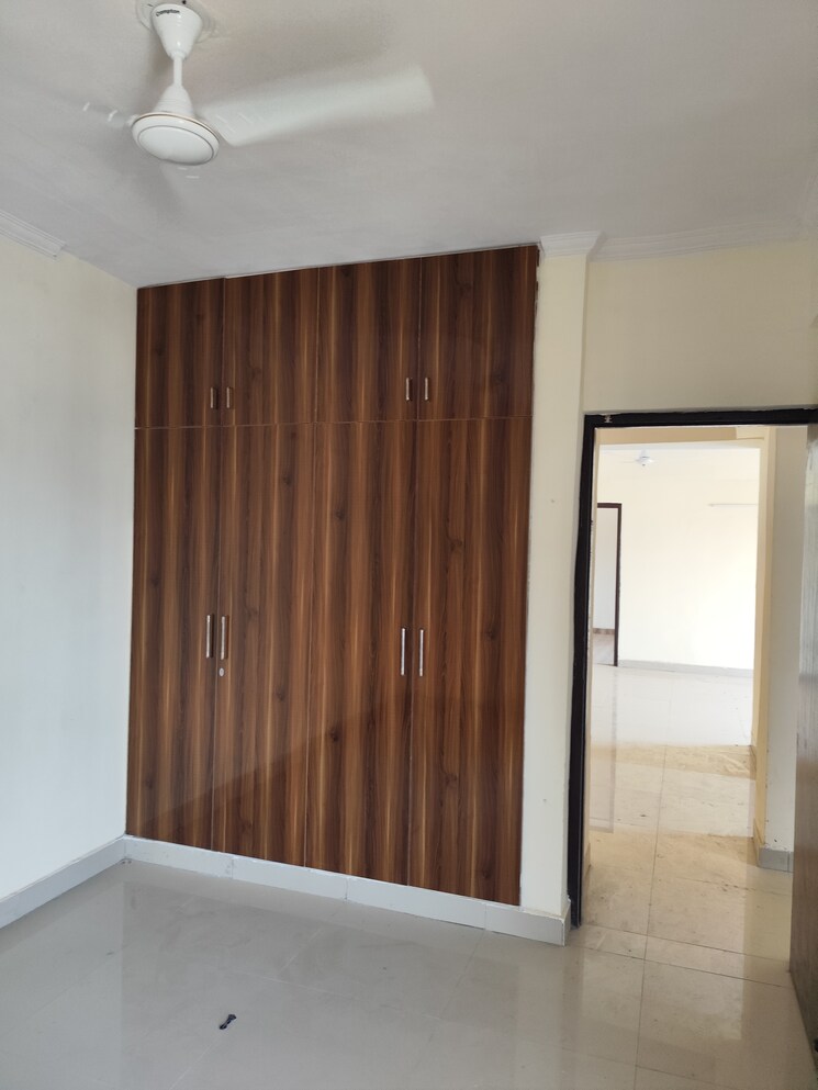 Room, aims-golf-city 3.5 Bedroom 1750 Sq.Ft. Apartment In Sector 75 Noida 9214622