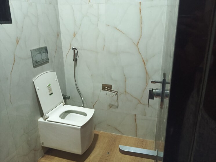 Bathroom, goregaon west Pg For Boys & Girls In Goregaon West 9214645