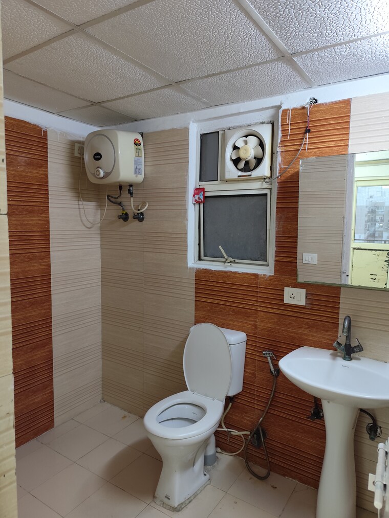 Bathroom, aims-golf-city 4 Bedroom 2525 Sq.Ft. Apartment In Sector 75 Noida 9214640