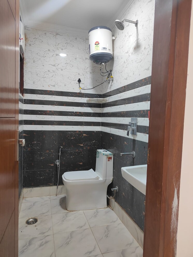 Bathroom, saket 1 Bedroom 800 Sq.Yd. Builder Floor In Saket Delhi 9214643