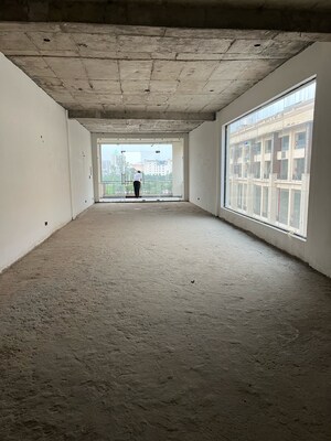 Showroom For Rent in Aerocity